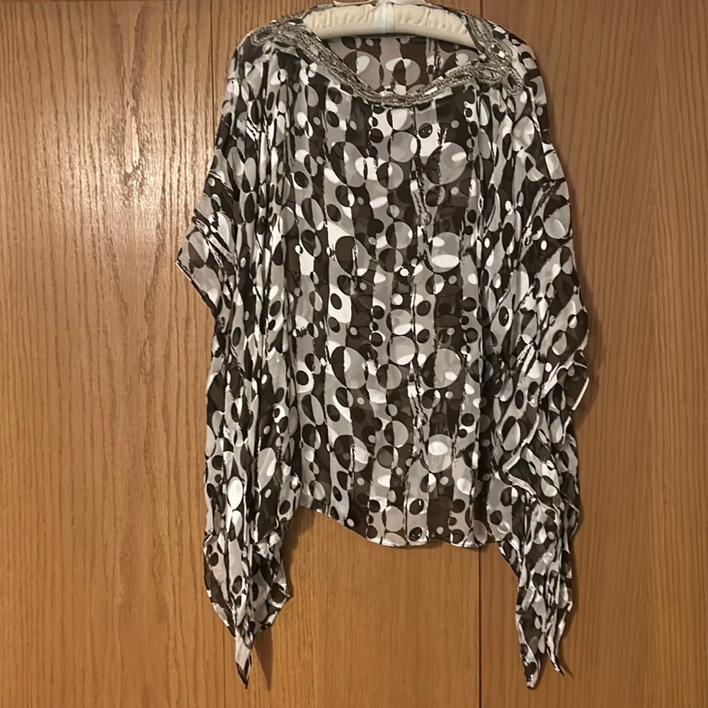 Vendeuse Caftan Top